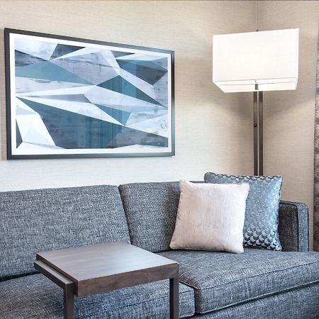 Holiday Inn Boston Logan Airport - Chelsea By Ihg Bagian luar foto