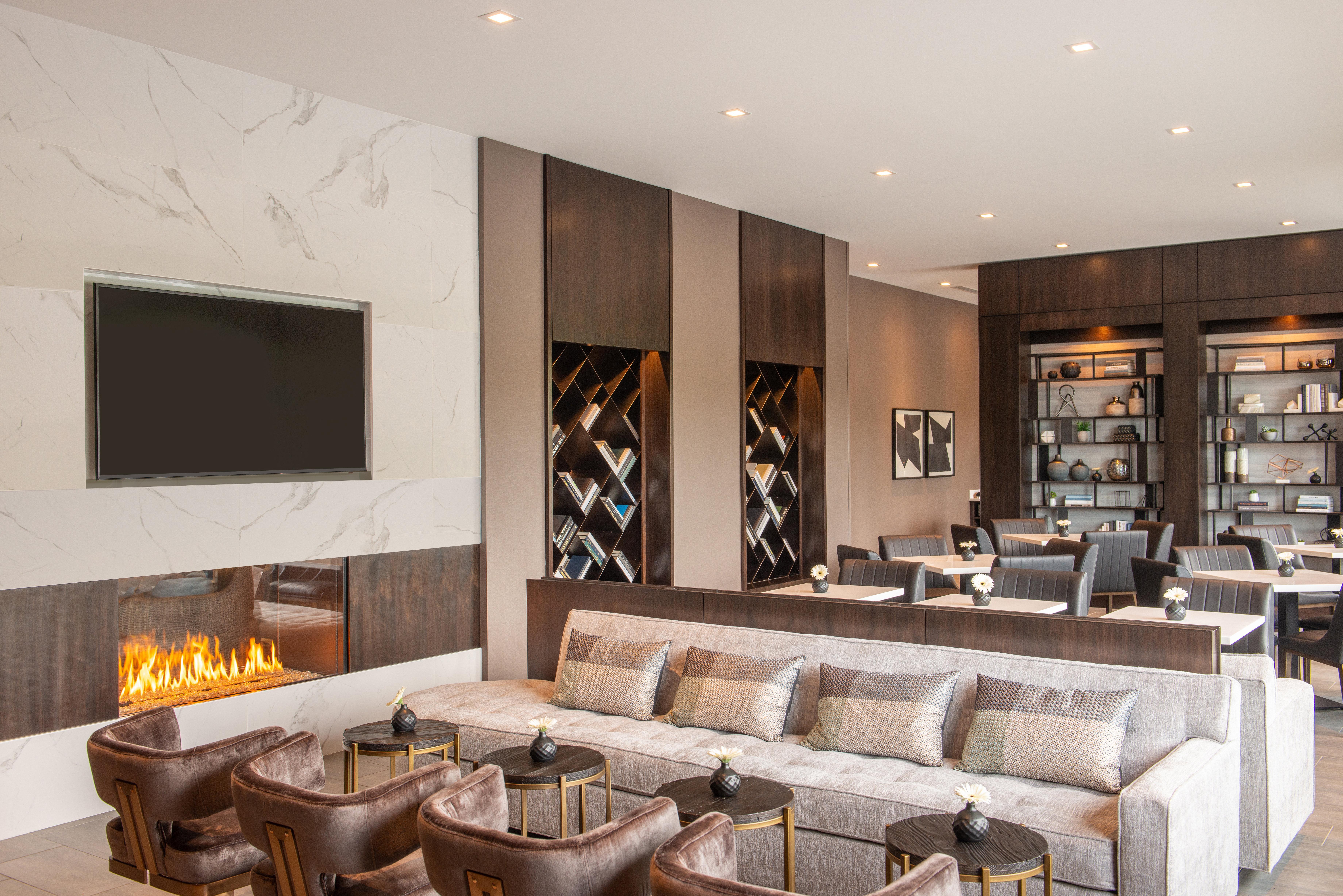 Holiday Inn Boston Logan Airport - Chelsea By Ihg Bagian luar foto