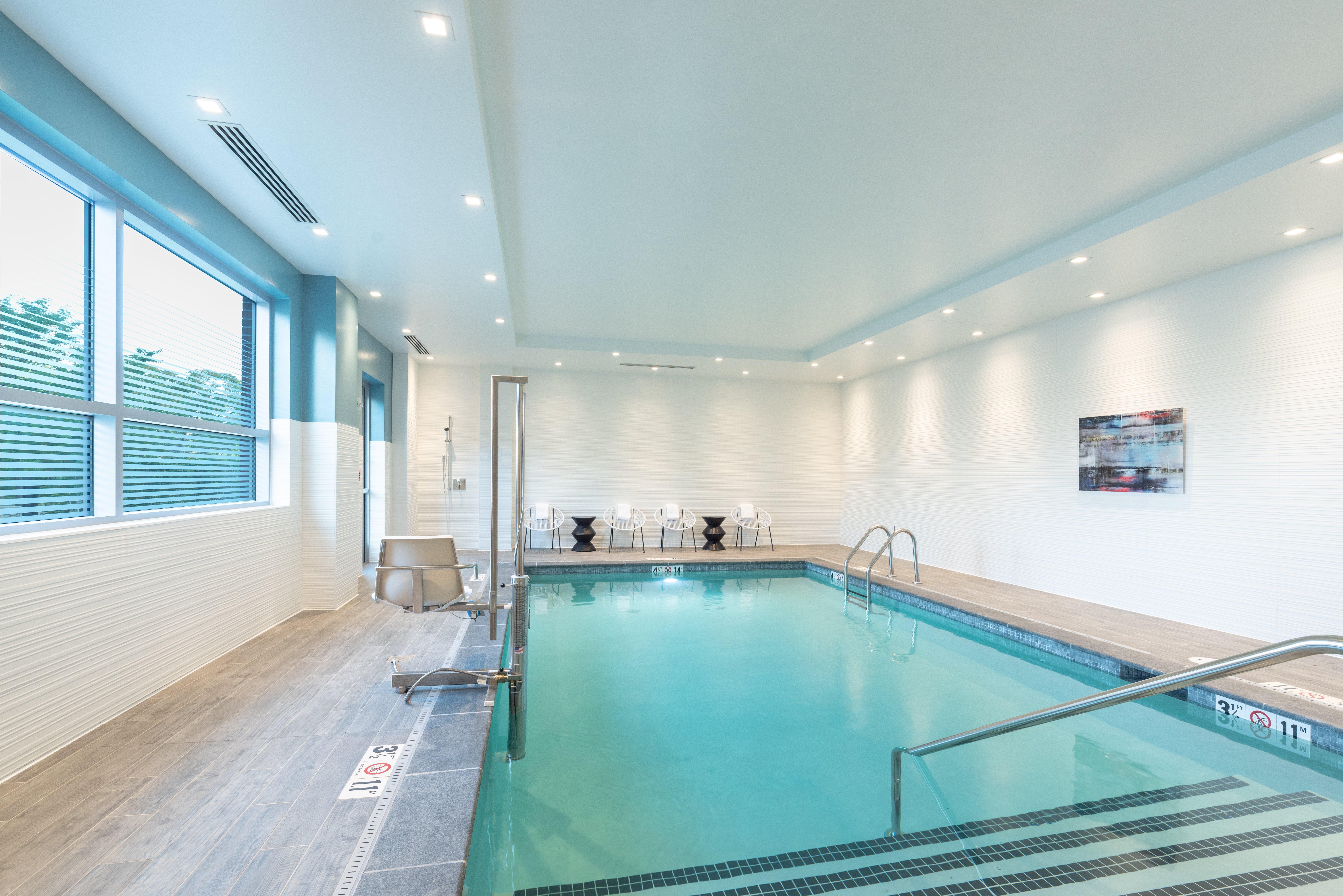 Holiday Inn Boston Logan Airport - Chelsea By Ihg Bagian luar foto