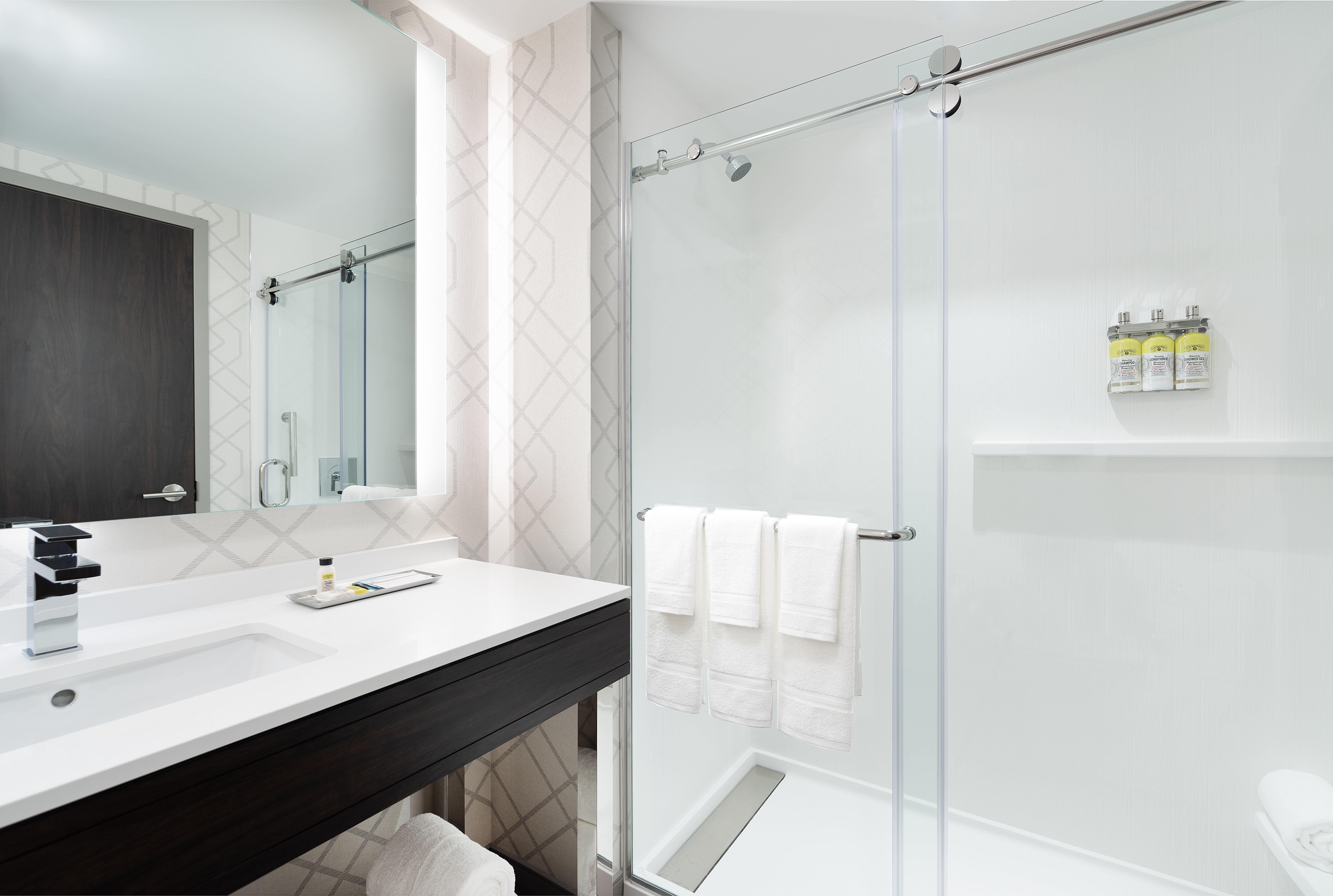 Holiday Inn Boston Logan Airport - Chelsea By Ihg Bagian luar foto