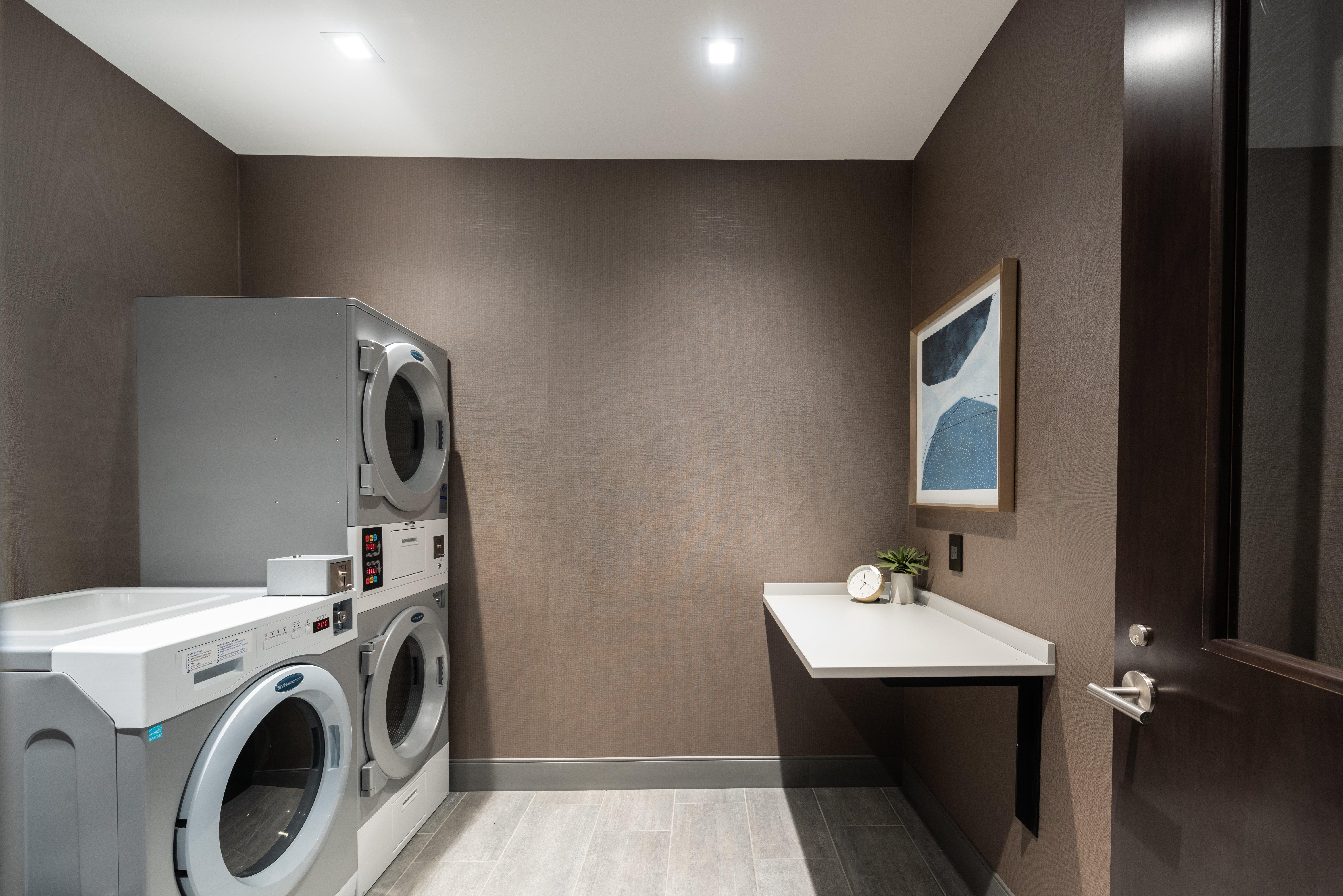 Holiday Inn Boston Logan Airport - Chelsea By Ihg Bagian luar foto