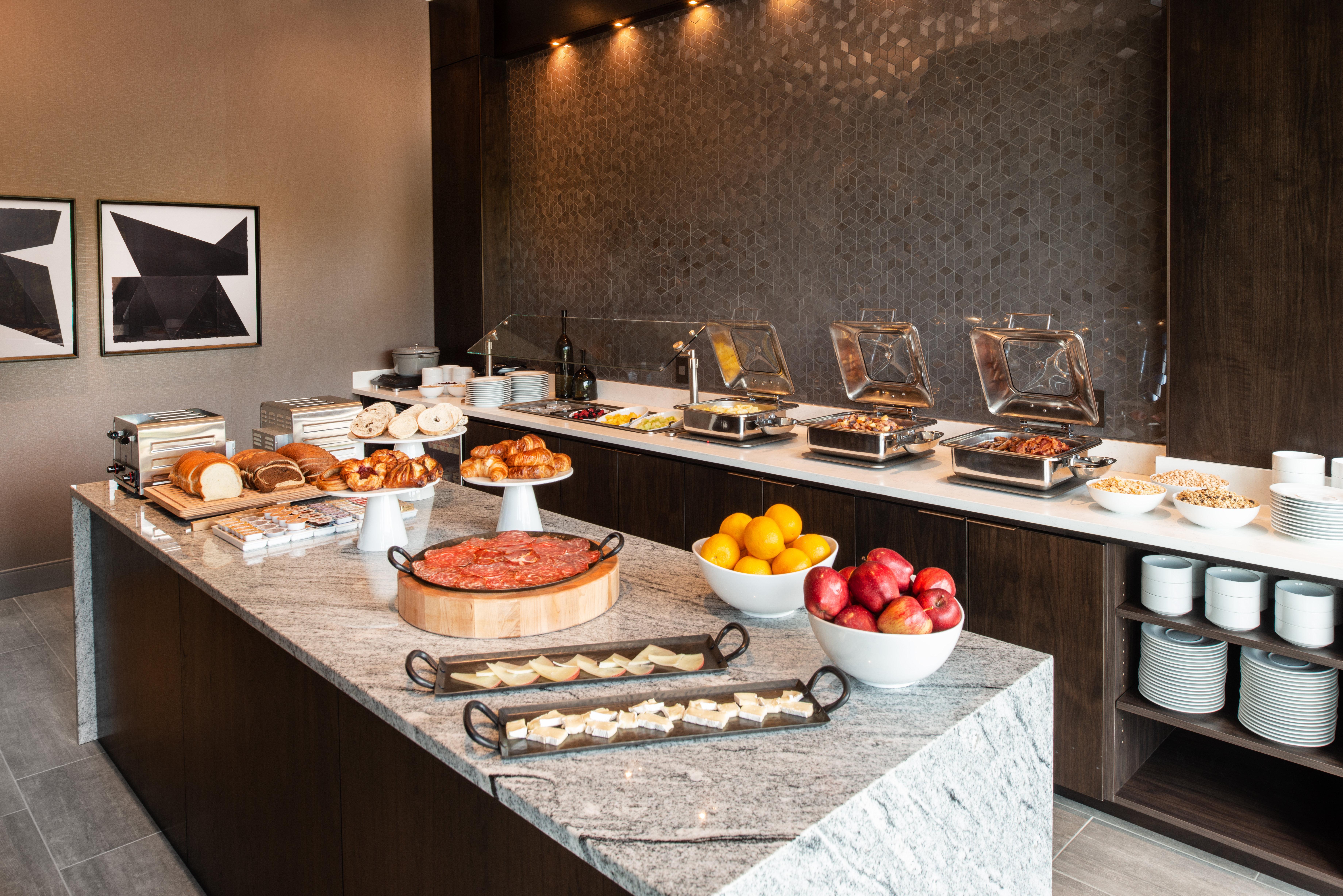 Holiday Inn Boston Logan Airport - Chelsea By Ihg Bagian luar foto